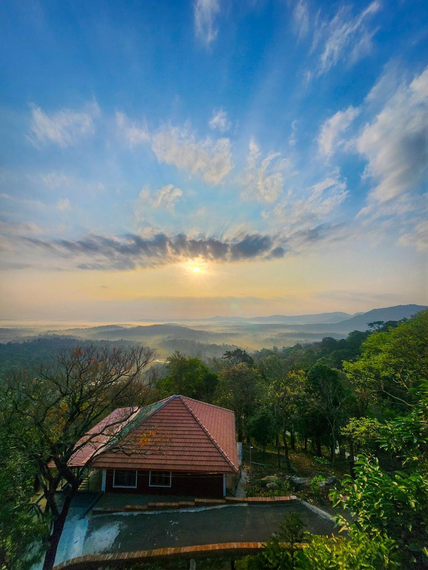 Celestial Heights Homestay Kurchi 外观 照片