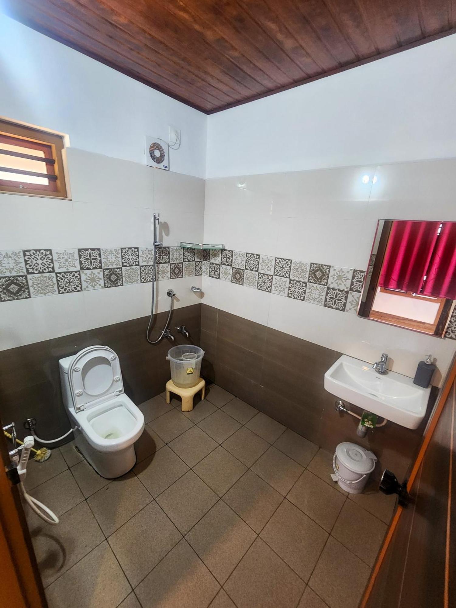 Celestial Heights Homestay Kurchi 外观 照片